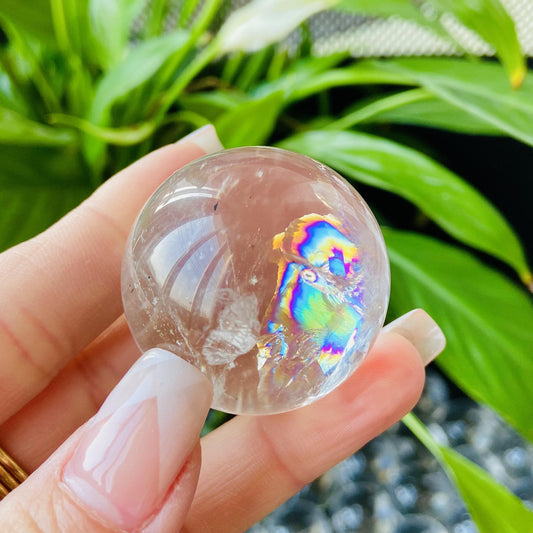 Small clean quartz sphere